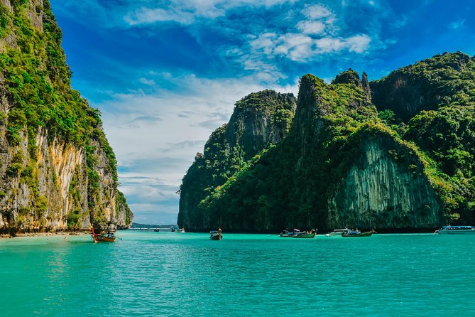 4 PEARLS OF ANDAMAN SEA (PHIPHI, KRABI, JAMES BOND, RANG YAI) - 2 Days 1 Night - Sunset at the Phi Phi viewpoint and Slinky Beach