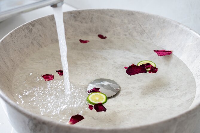 Body and Facial Activity - The facial treatment, 60 minutes for your skin
