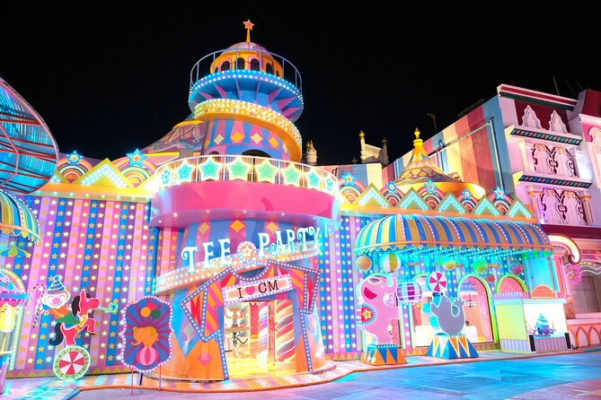 Carnival Magic Phuket Ticket Includes Dinner and Transfer - The parade is the evening’s visual highlight