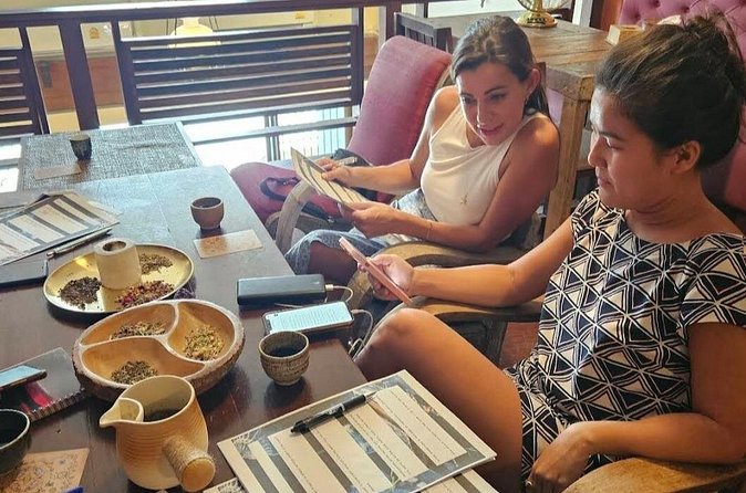 Decode Your Birth Chart: A Guided Astrology Workshop - Tea and herbal remedies: what to expect