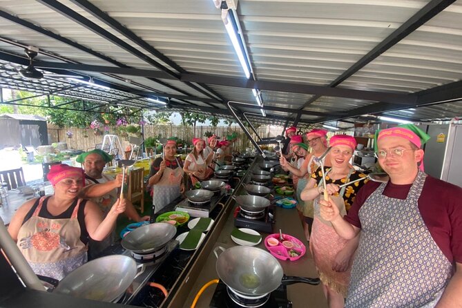 Half day Thai cooking Class + Market tour+Garden tour - Cook four Thai dishes with Woody’s team