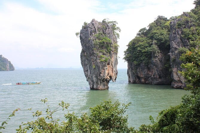 James Bond Island Big Boat Tour from Phuket - What the food, drinks, and crew add