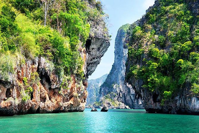 James Bond Island by Speedboat - The famous rock at James Bond Island