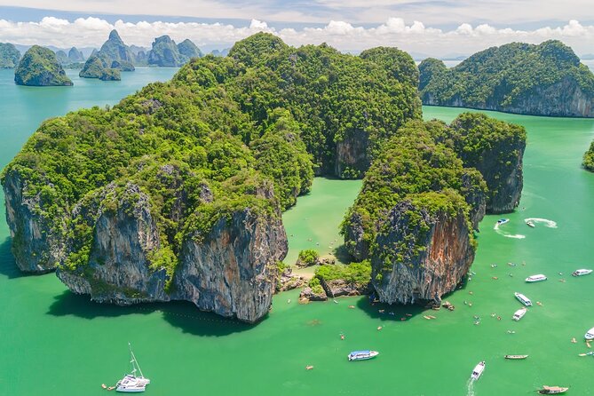 James Bond Island by Speedboat and Canoe at Hong Island - Hong Island canoeing into a cave-like room