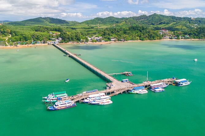 James Bond Island by Speedboat and Canoe at Hong Island - Lunch and local life at Koh Panyi