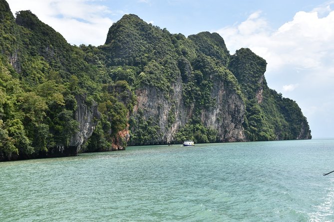 John Gray’s Private Hong by Starlight Tour with Sea Cave Kayaking - Who should book this ten-hour adventure