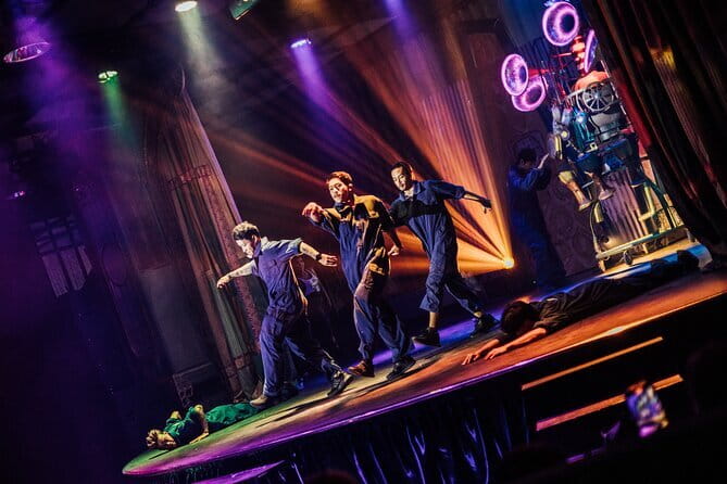 Junkyard Theatre Phuket: Wednesday-Same Same But Different - Inside the 2-hour-30-minute performance