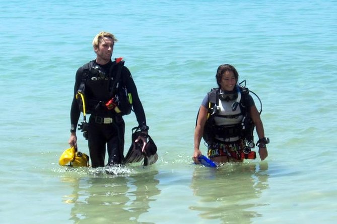 Open water scuba certifiication course with beach dives - Day one: equipment fitting and pool practice
