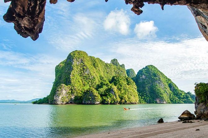 Phang Nga Bay Premium Trip Speed Boat Tour - Ko Panyi brings lunch and local character