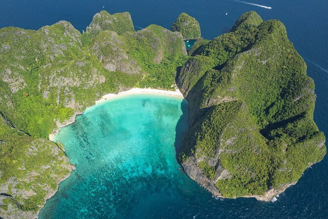 Phi Phi Bamboo Islands Fullday - Premium - A full day built around Phi Phi’s famous water
