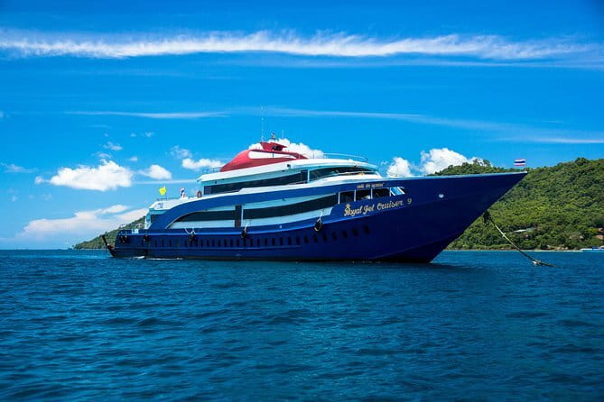 Phi Phi Bamboo Islands Fullday - Premium - Pileh Lagoon and its emerald water