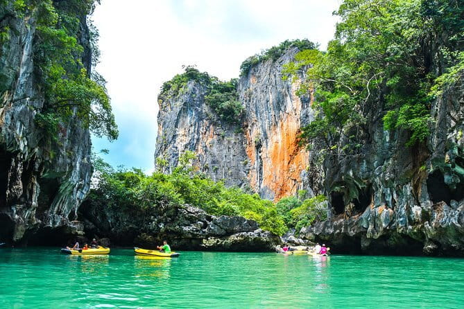Phi Phi Islands and Khai Island by Premium Speed Catamaran - Lunch and local color on Phi Phi Don