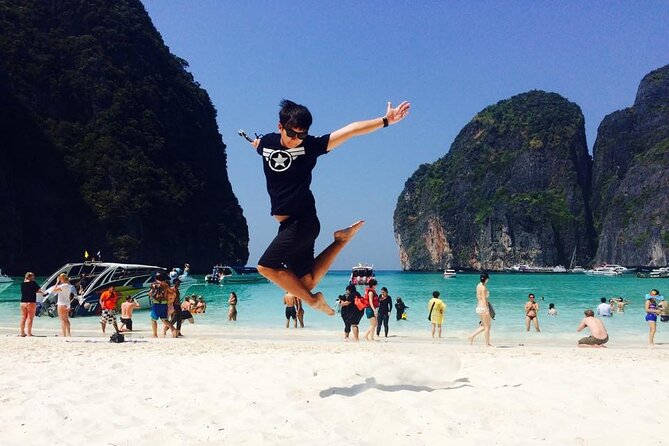 Phi Phi Islands & Maya Bay: Premium Service & All-Day Food - Pileh Bay gives you the classic Phi Phi view