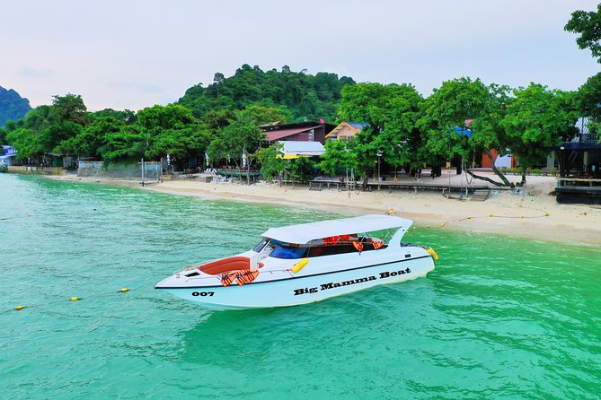 Phi Phi Islands PRIVATE SPEEDBOAT TOUR - Lunch and a pause on Phi Phi Don