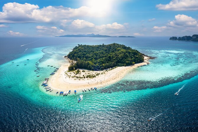Phi Phi + James Bond islands Full day - Combo - Maya Bay, film scenery, and crowd expectations