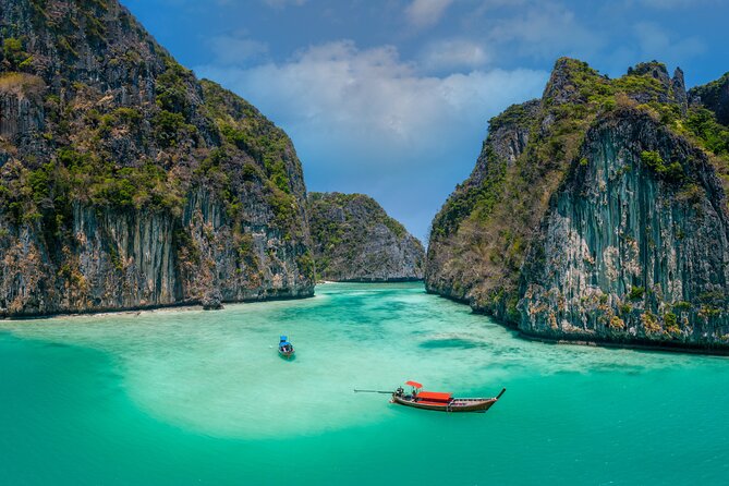 Phi Phi, James Bond & Krabi Overnight - Exclusive 2D1N - Phi Phi Don after dark