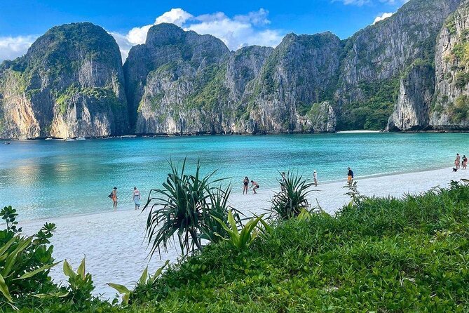 Phi Phi & Khai Islands Snorkeling Trip w/ Lunch and Fins by Speedboat - Swimming inside Pileh Lagoon