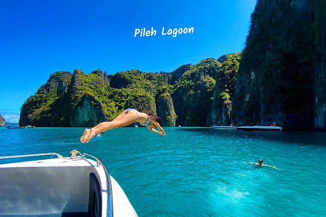 PHI PHI & MAYA & BAMBOO Premium Catamaran Max 28 pax - Bamboo Island gives the day breathing room