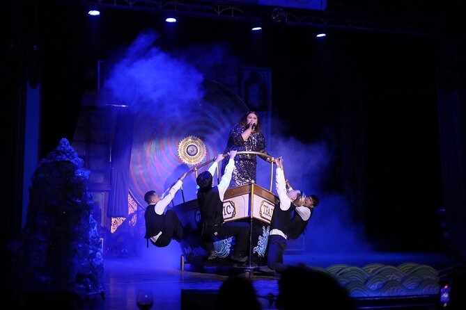 Phuket: A Night at the Junkyard Theatre - A three-course Thai meal served during the performance