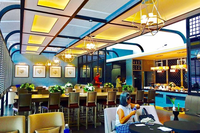 Phuket Airport VIP Fast-Track Immigration with Personal Guide - Flight delays, changes, and the TDA form