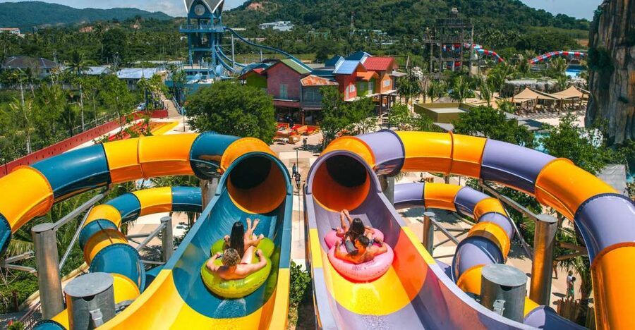 Phuket: Andamanda Water Park Ticket - Changing rooms, lockers, and optional private space