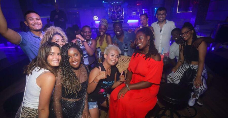 Phuket: Bar Crawl Tour - What the guides add to the night