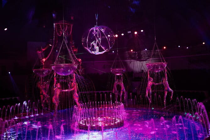 Phuket Circus - The Adrenaline Rush! - The strongest features: acrobatics, set design, and lighting