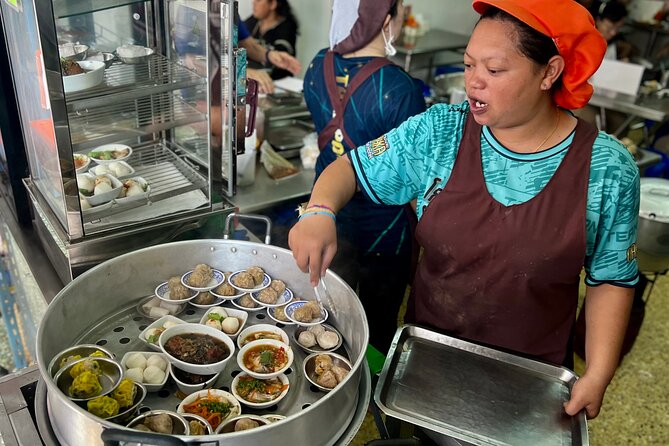Phuket Old Town Food Tour with 10+ Locals' Favorites Tastings - Group size, guide style, and what the morning feels like