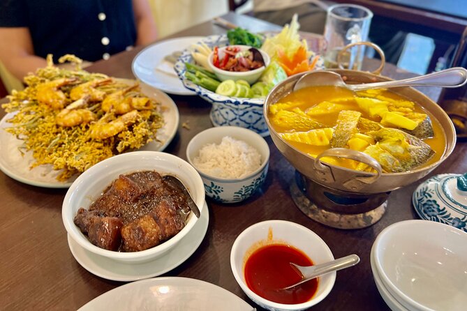 Phuket Old Town Food Tour with 10+ Locals' Favorites Tastings - Reading the Sino-Portuguese streets between bites