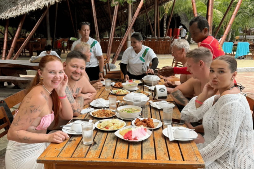 Phuket: Racha and Coral Islands Speedboat Trip with Lunch - Who will enjoy this day most
