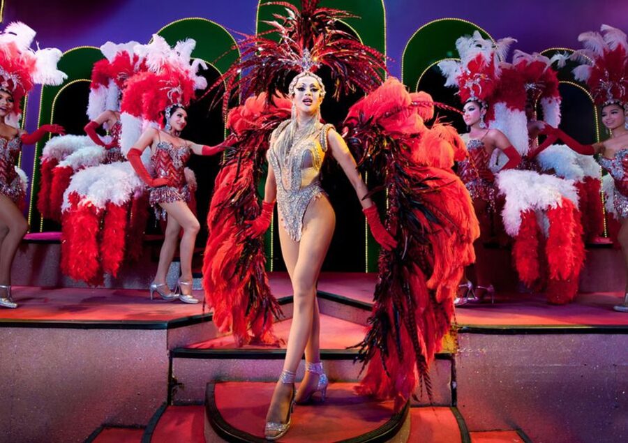 Phuket: Simon Cabaret Show Admission Ticket with Transfer - Entering the theater and choosing your seat
