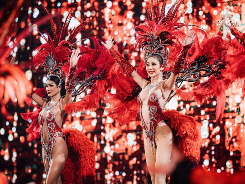 Phuket: Simon Cabaret Show Official Admission Ticket - Costumes, comedy, and international themes