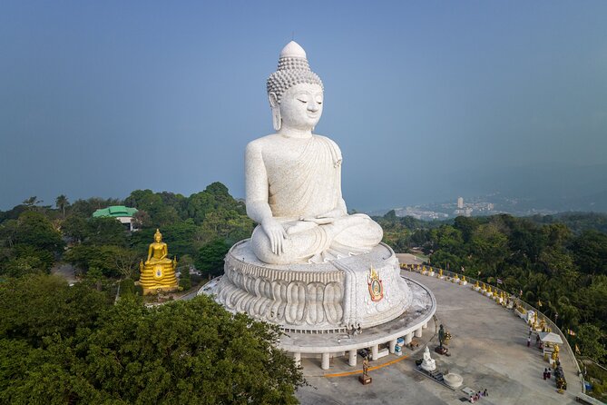 Phuket: Wat Chalong, Karon Viewpoint and old Town Guided Tour - The cashew factory is short but adds local flavor