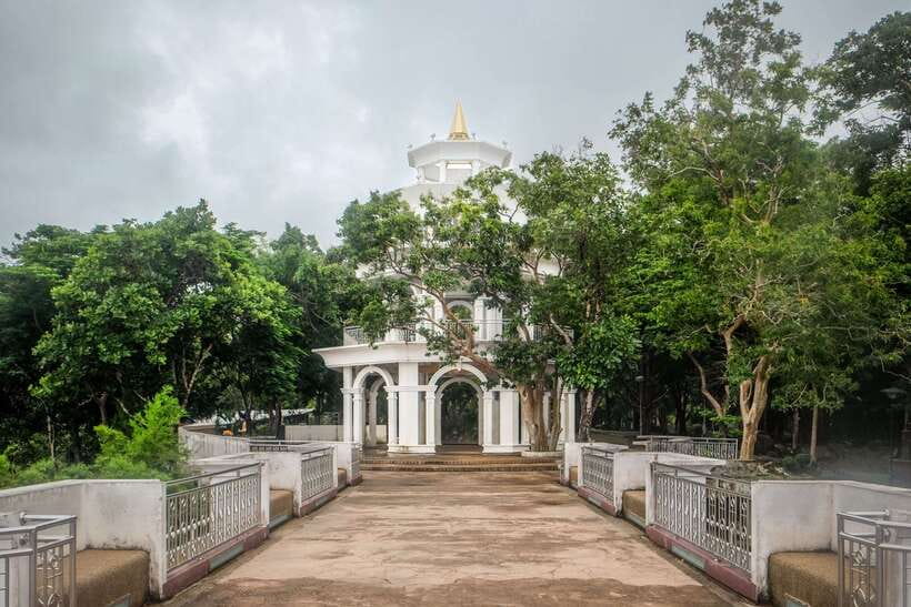 Phuket: Wat Chalong, Viewpoint, and Old Town Guided Tour - Who should book it, and who should skip it
