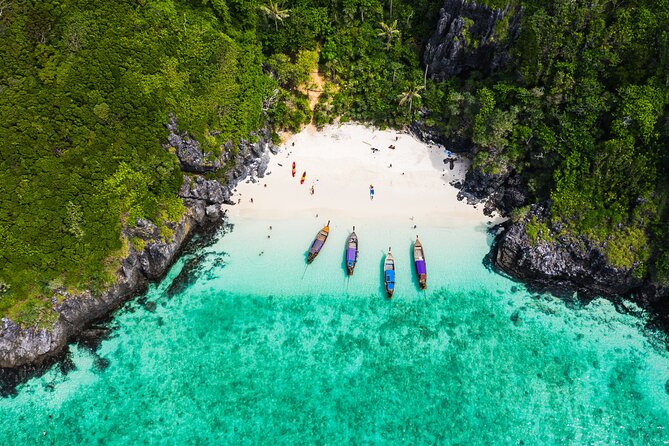 Premium Phi Phi Islands tour by Explera DMC - Phi Phi Don lunch break