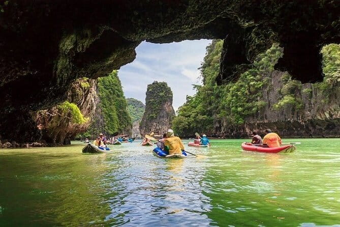 Premium Speedboat Tour: James Bond Island, Phuket - Speedboat travel across Phang Nga Bay