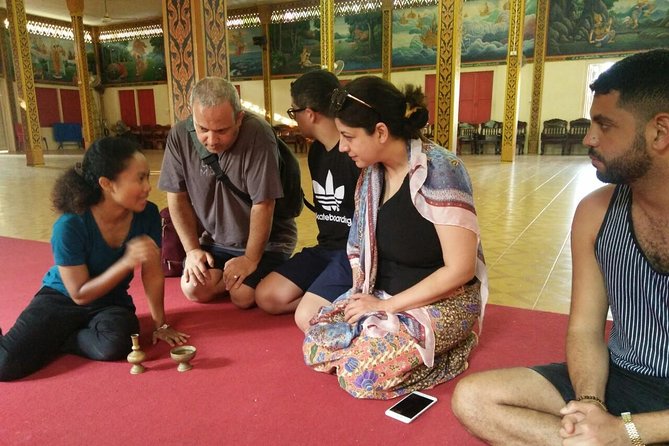 Private Morning Сeremony in Wat Chalong (Chaithararam Temple) - A final fish blessing with a choice of fish