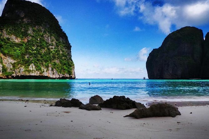 Private Phi Phi Early Bird Premium Tour - Phi Phi Don: the longest stop of the day