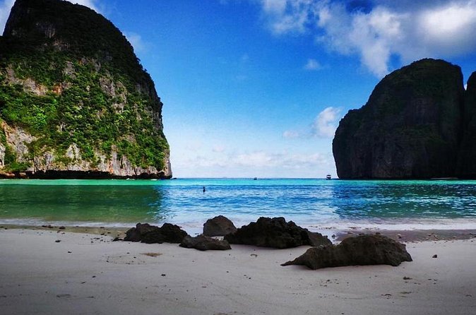 Private Phi Phi Early Bird Premium Tour - Bamboo Island: a dedicated snorkeling stop