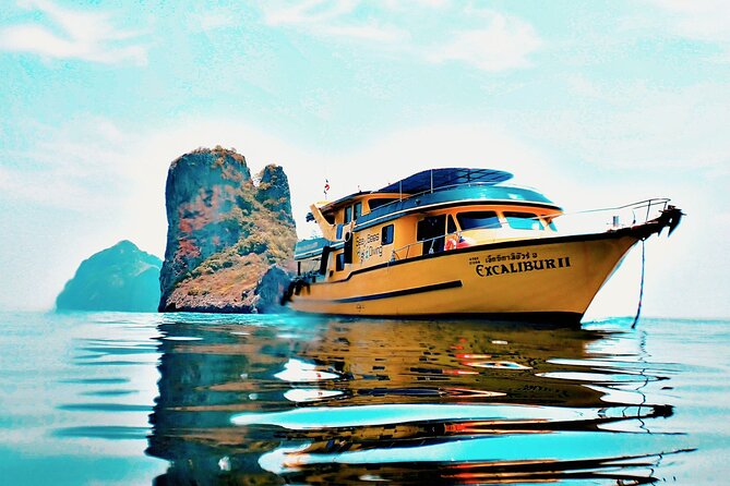 Scuba Diving Daytrip to Racha Yai - Lunch, rest, and the second session