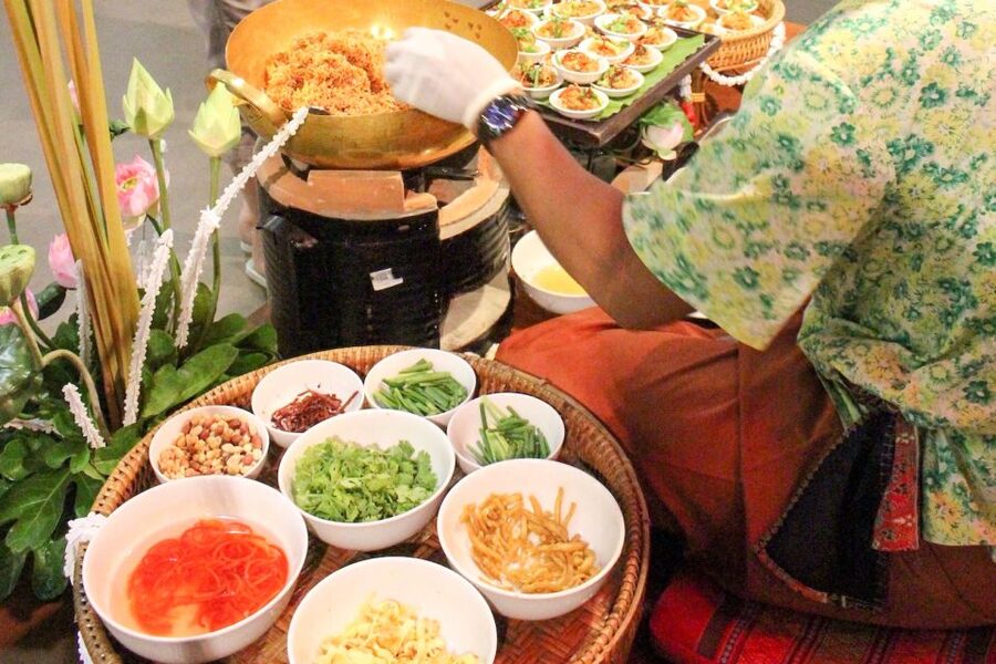 Siam Niramit Phuket Ticket with Optional Dinner & Transfer - Who will enjoy this evening most?