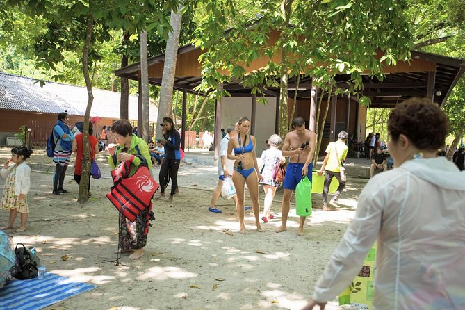 Similan Islands Snorkel Tour by SeaStar Andaman from Phuket - Group size, guide service, and the tour’s rhythm