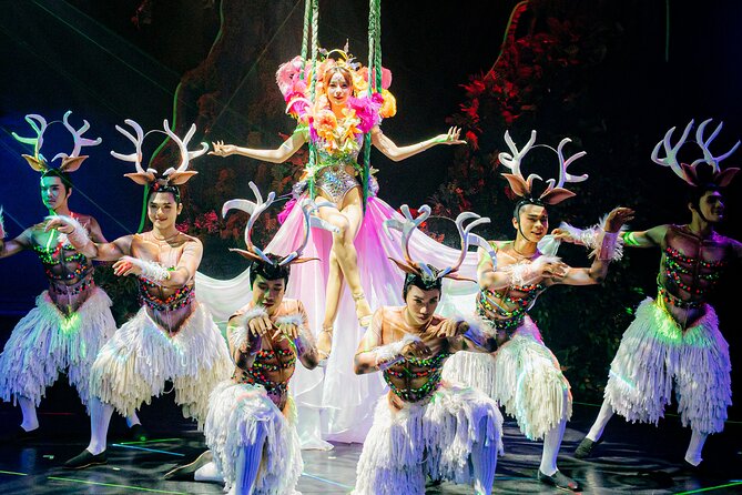 Simon Cabaret: Phuket’s Ladyboy Glamour Show - The post-show photo session needs clear expectations