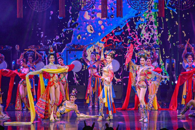 Simon Cabaret: Phuket’s Ladyboy Glamour Show - What happens during the 75-minute performance
