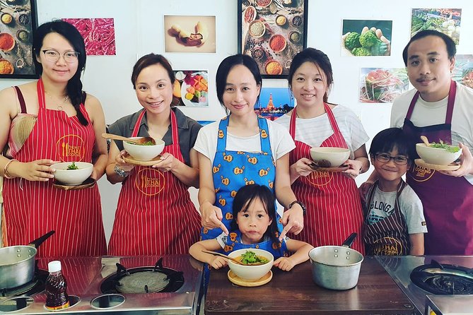 Thai Cooking Class with Market Tour in Phuket by VJ - A Phuket cooking class that starts at the market
