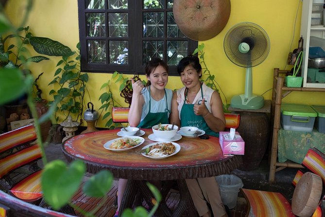 Vegetarian Organic Thai Cooking Class and Market Tour in Phuket - Choosing between the vegetarian menus